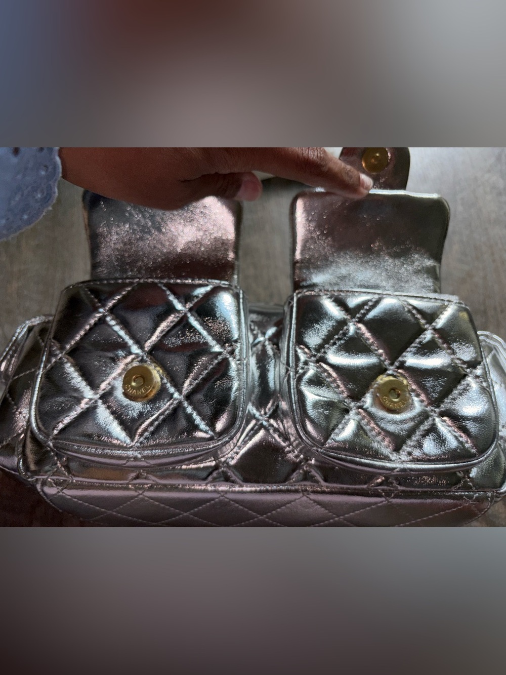 Metallic Silver Quilted Duel Pockets, includes box and dustbag - FREE SHIP! - Picture 9 of 11
